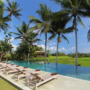 Отель Mathis Retreat